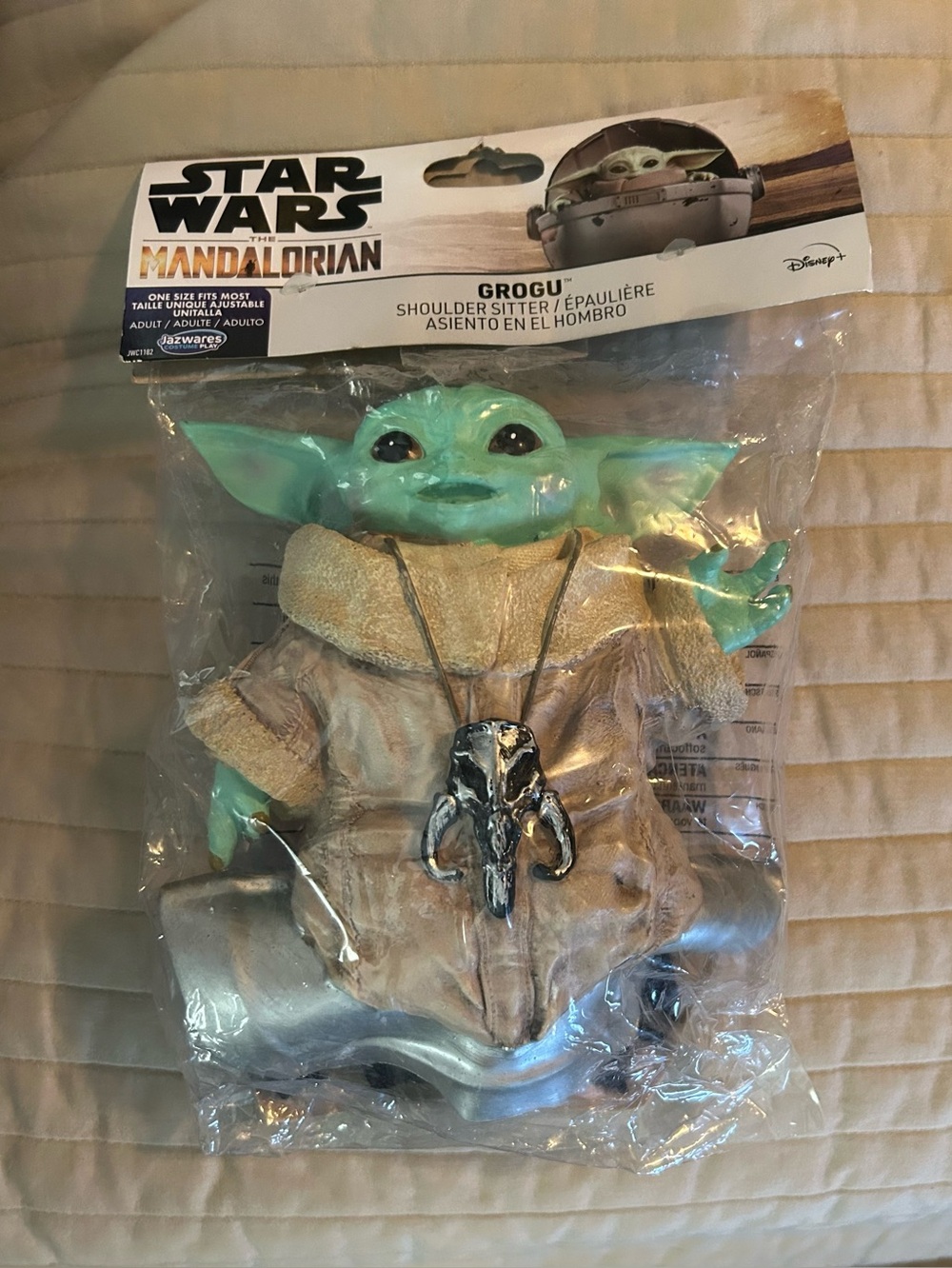 Star Wars The Mandalorian Grogu Shoulder Sitter